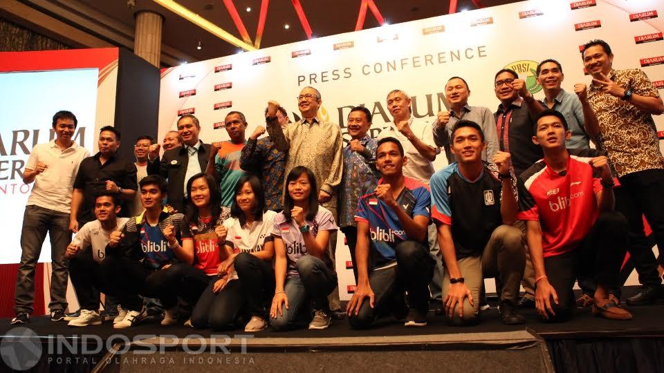 Para%20atlet%20dan%20para%20manajer%20foto%20bersama%20di%20sela-sela%20drawing%20Djarum%20Superliga%20Badminton%202017.